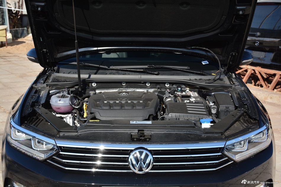 2019款迈腾2.0T自动330TSI DSG领先型