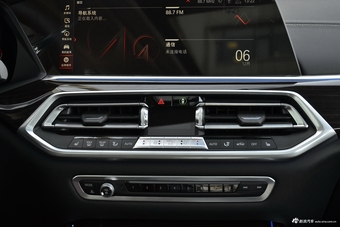 2019款宝马X5 3.0T自动 xDrive40i 尊享型 M运动套装