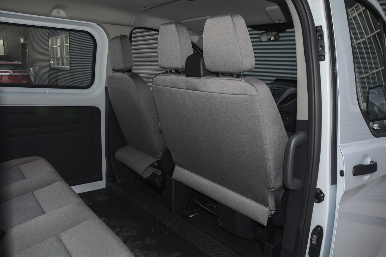 2017款新全顺 2.0T自动汽油多功能商用车短轴低顶