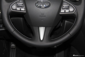 2016款英菲尼迪Q50L 2.0T自动舒适版