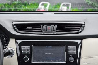 2017款奇骏2.5L自动CVT七座领先版 4WD