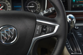 2017款GL8 2.5L自动尊贵型