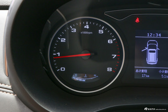 2018款瑞风R3 1.6L手动豪华天窗型