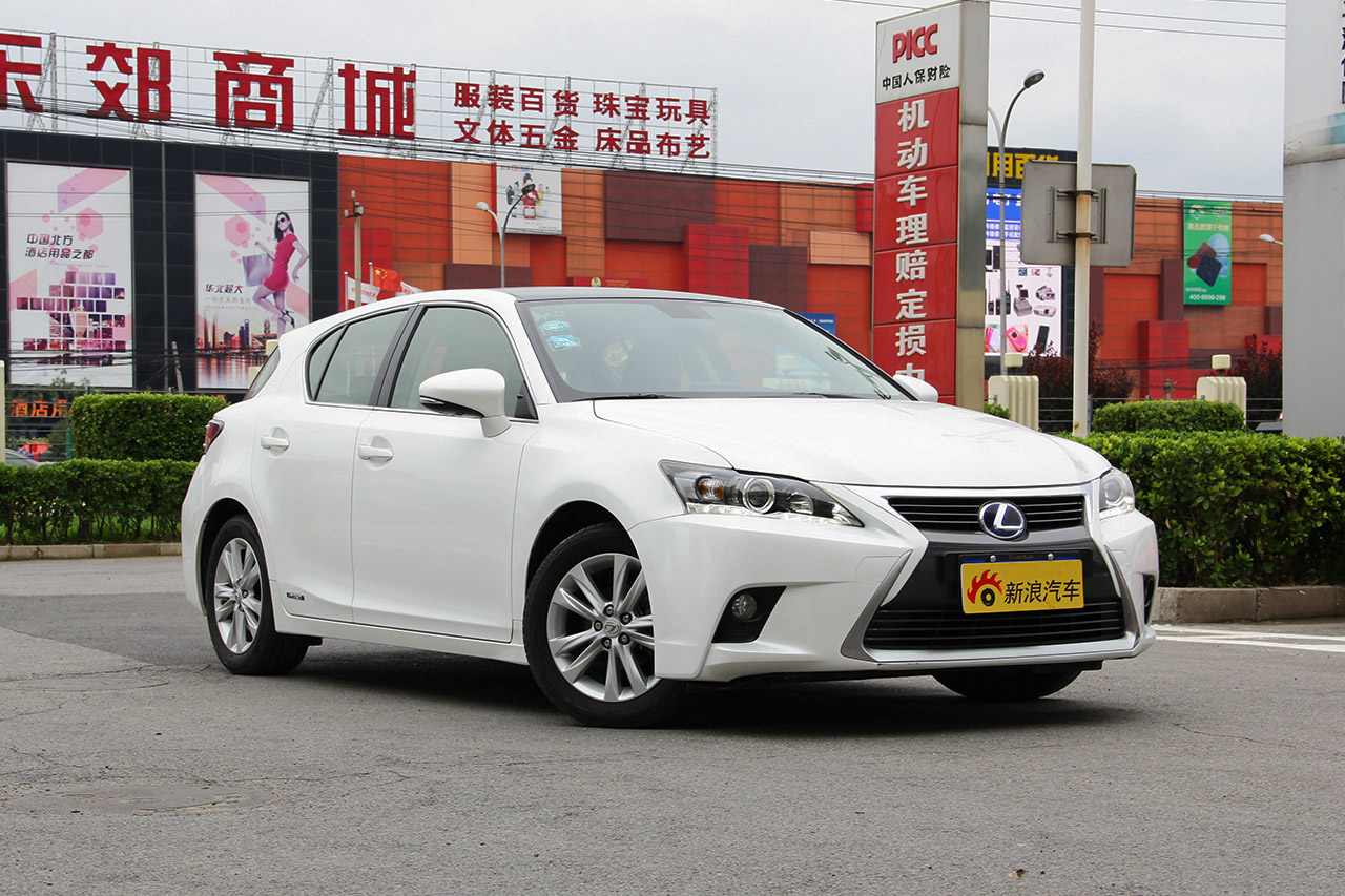 2014款雷克萨斯CT 1.8L自动200h舒适版双色