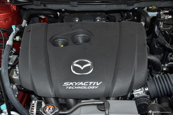 2015款马自达CX-5 2.0L自动两驱都市型 魂动红