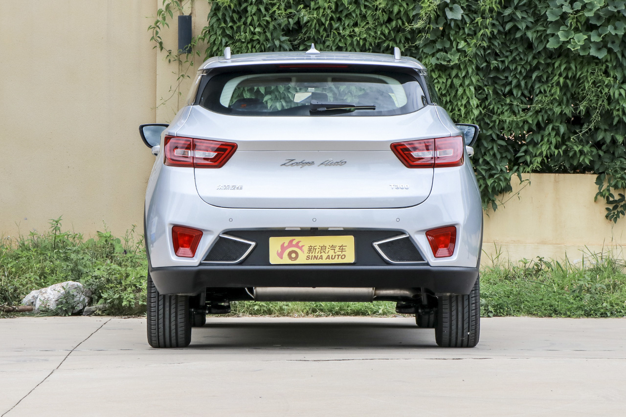 2017款众泰T300 1.5L手动尊享型