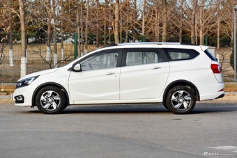 2017款宝骏310W 1.5L手动豪华型