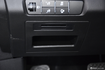 2017款宝骏560 1.5T DCT旗舰型7座