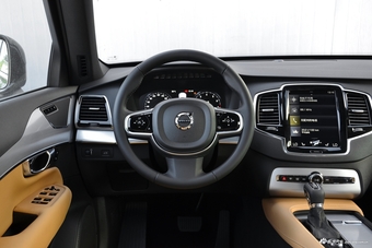 2018款沃尔沃XC90升级版 2.0T自动 T6智逸版