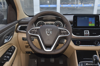 2017款宝骏730 1.5T手动风尚型7座