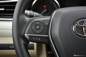 2018款凯美瑞2.0E自动精英版