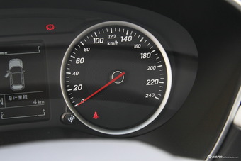 2018款宝骏530 1.8L自动豪华型