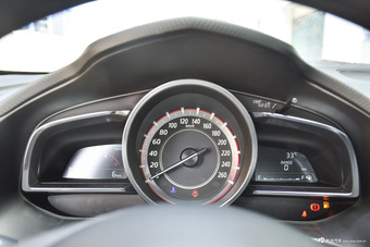 2016款马自达3昂克赛拉1.5L自动三厢豪华型