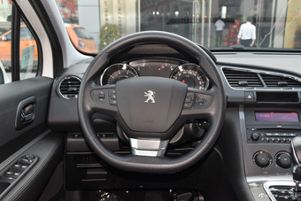 2018款标致3008 2.0L自动经典版