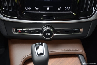 2019款沃尔沃S90 2.0T自动T5智尊版