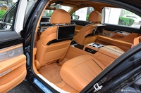 2018款宝马7系740Li 3.0T自动尊享型卓越套装xDrive