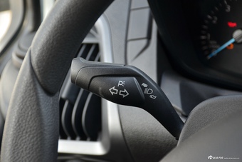 2017款新全顺2.0T中轴中顶汽油Gas 5/6座Kombi国5