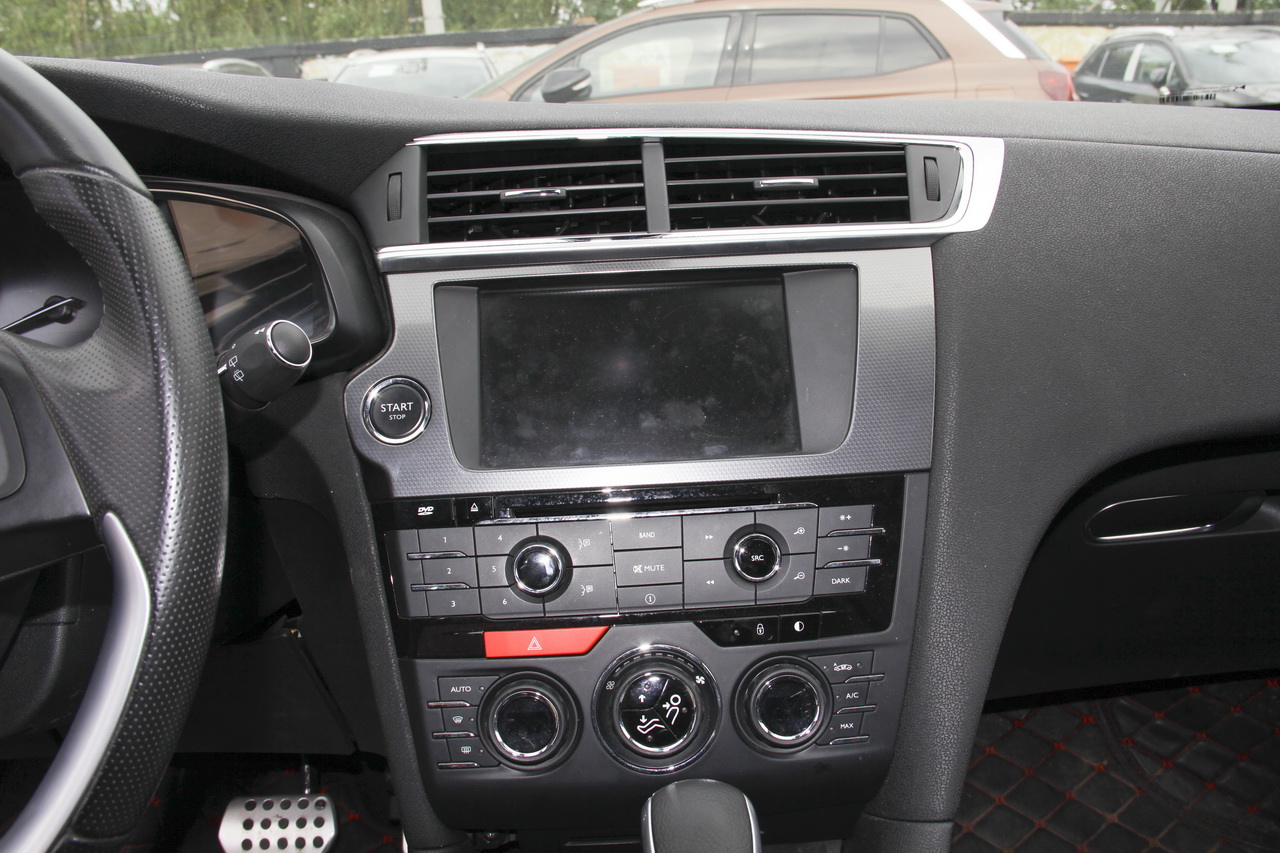 2014款DS 6 1.6T豪华版THP200