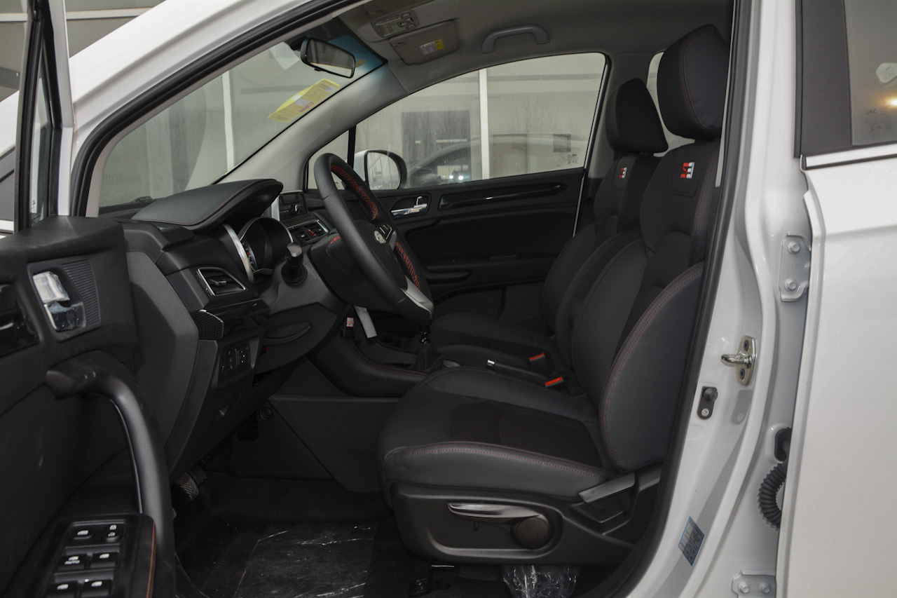 2018款瑞风S3定制版1.5L手动豪华智能型