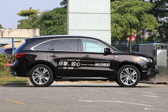 2017款讴歌MDX 3.0L自动尊驭版