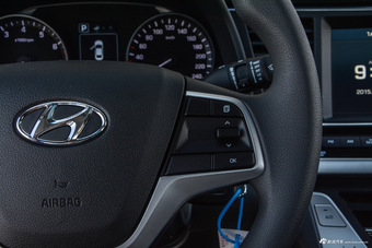 2016款领动 1.6L自动智炫豪华型 