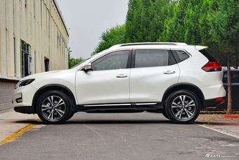 2019款奇骏2.5L自动四驱智联豪华版