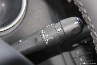 2016款雪铁龙C4L 1.2T自动精英型