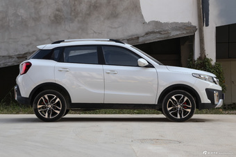 2016款昌河Q35 1.5L手动精英炫智版