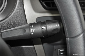 2017款标致301 1.6L 自动舒适版