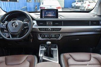 2018款风行SX6 1.6L手动豪华型