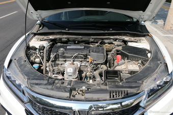 2017款思铂睿2.4L自动豪华版