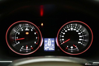 2015款哈弗H6运动版1.5T自动两驱尊享型