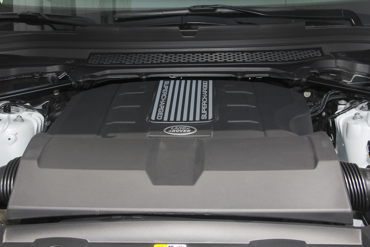 2016款揽胜3.0自动V6 SC Vogue 玉龙雪山白