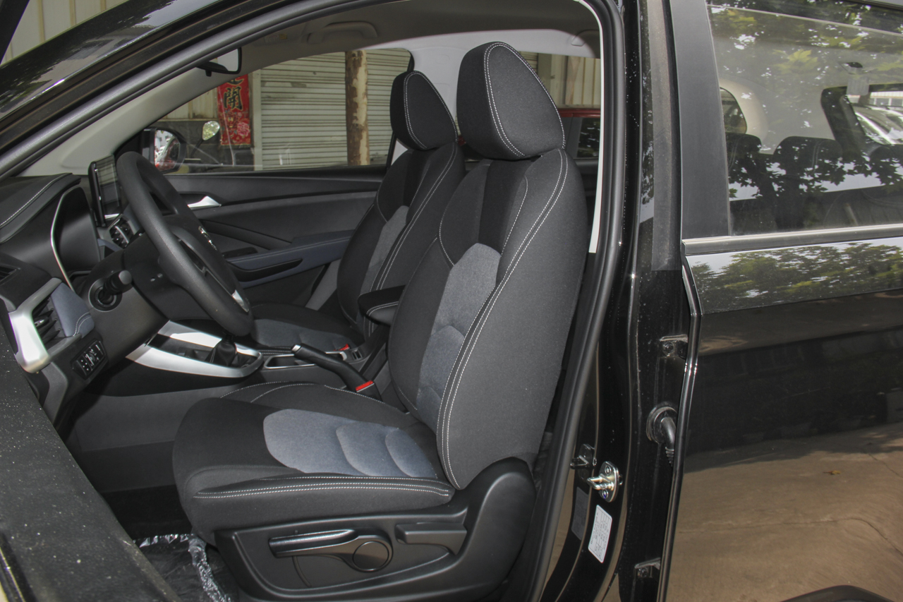 2018款宝骏530 1.5T手动豪华型