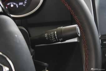 2017款黄海N3 2.5T手动两驱运动版JE4D25C