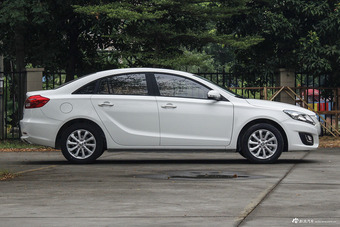 2017款海马M6 1.6L手动舒适型