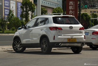 2018款奔腾X40网红版 1.6L自动豪华型