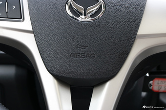 2017款北汽幻速S3 1.5L手动豪华型