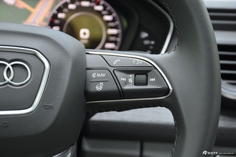 2018款奥迪Q5L 2.0T自动45 TFSI尊享风雅型