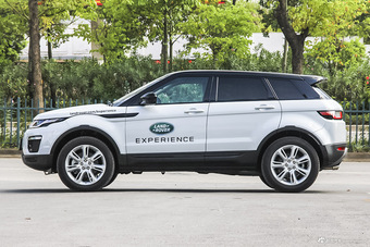 2016款揽胜极光2.0T自动SE智耀版 玉龙雪山白