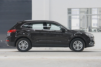 2016款宝沃BX7 2.0T自动两驱精英版28T