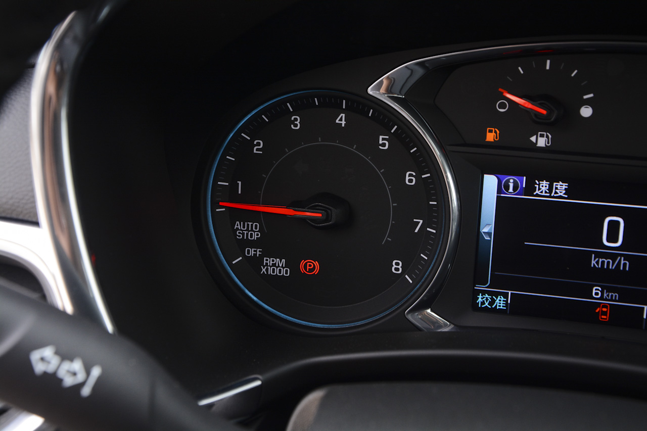 2017款探界者2.0T自动四驱拓界版550T