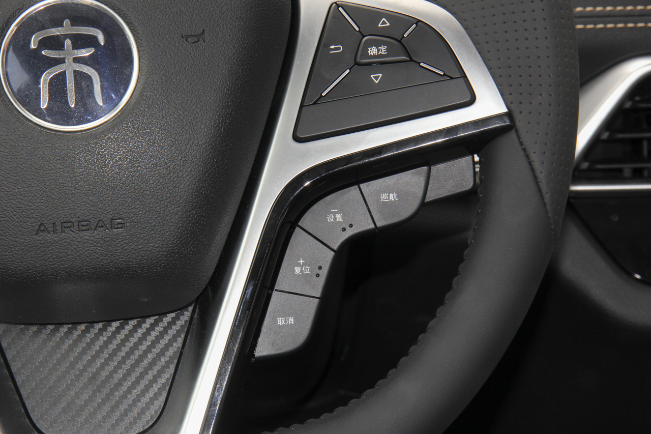 2019款比亚迪宋1.5TI手动智联越动型