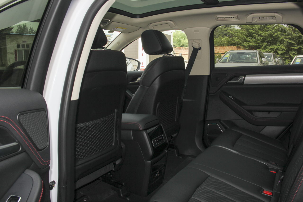 2018款比亚迪唐新能源2.0T全时四驱智联创享型7座