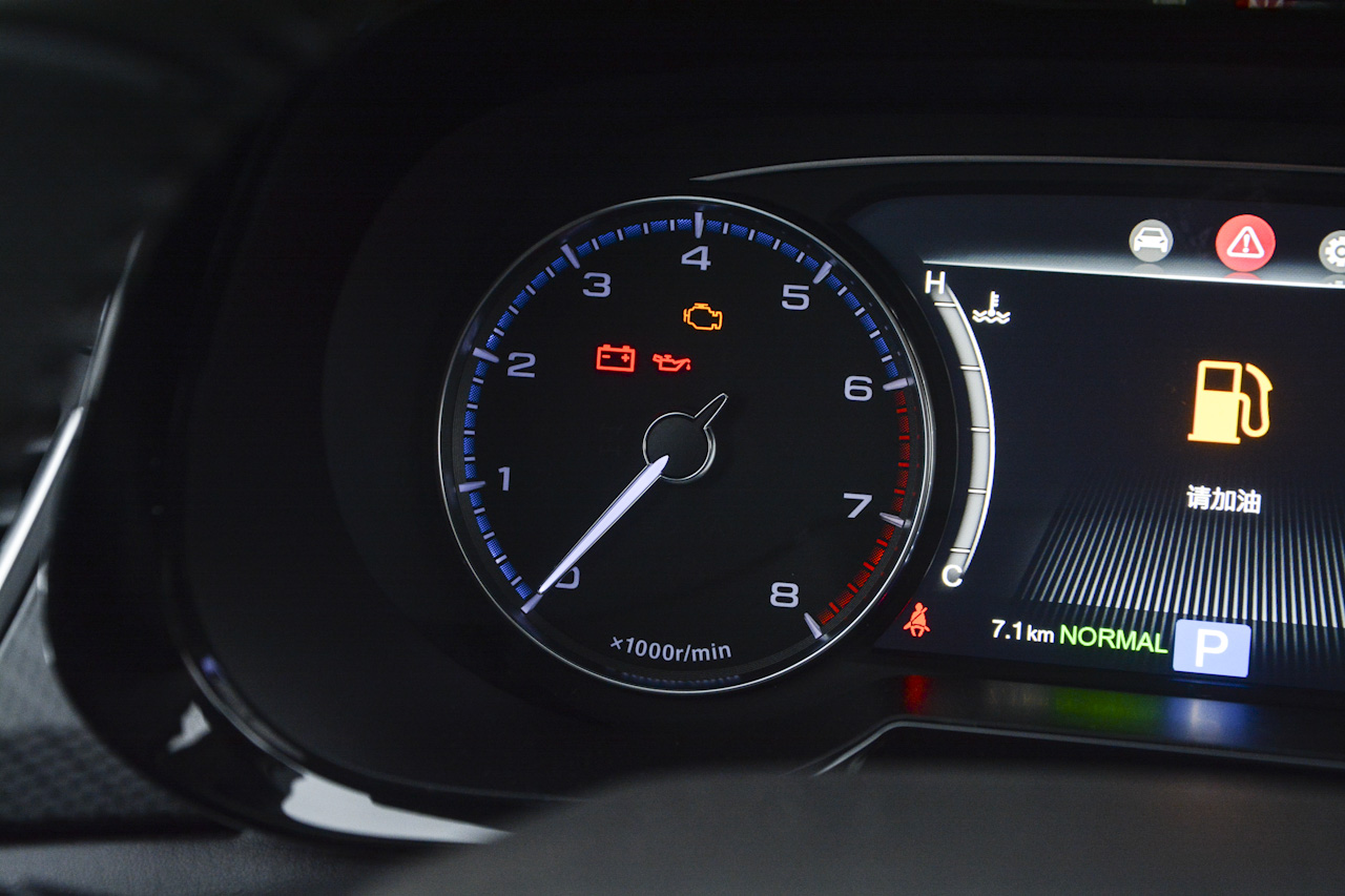 2017款传祺GS7 320T 2.0T两驱豪华型