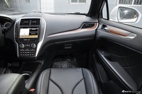 2017款林肯MKC 2.0T自动四驱尊雅版