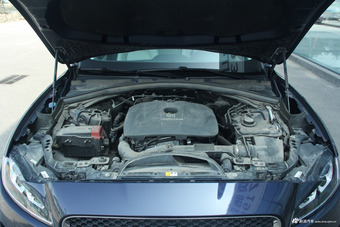 2016款捷豹F-PACE 2.0T自动R-SPORT运动版