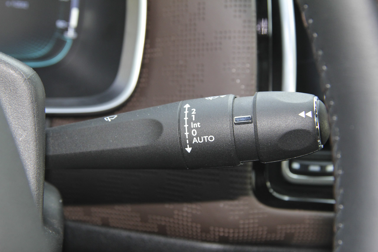 2017款雪铁龙C6 1.8T自动旗舰型