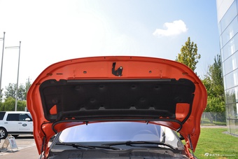 2016款揽胜极光2.0T自动倾橙限量版