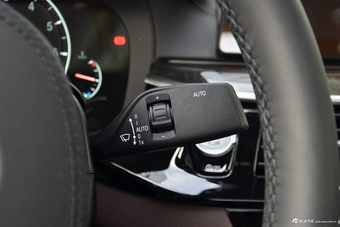 2019款宝马5系2.0T自动525Li领先型M运动套装